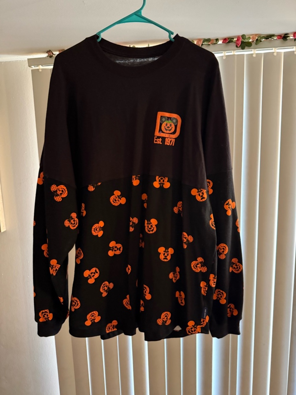 NWOT Halloween Mickey Pumpkins Spirit Jersey XL 2021 Walt Disney World Parks